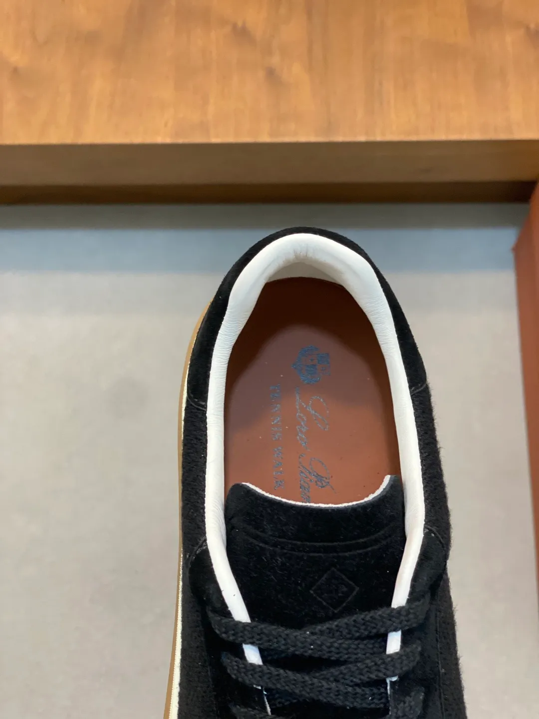 P420 Loro Piana - classic casual shoes, men's lace-up casual shoes and sneakers, high-quality lightweight and comfortable fabrics, suitable for outdoor leisure, the color scheme is young and energetic, it goes great with sportswear or casual suits! Code number: 39-44 (38, 45, 46, can be customized No. 088